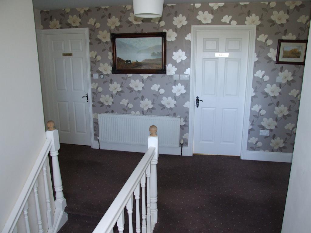 The Curragh Country House Accommodation นิวบริดจ์ ภายนอก รูปภาพ